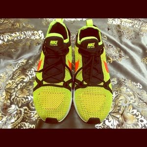 Nike Duel Racer Volt